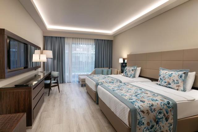 Seven Seas Hotel Life