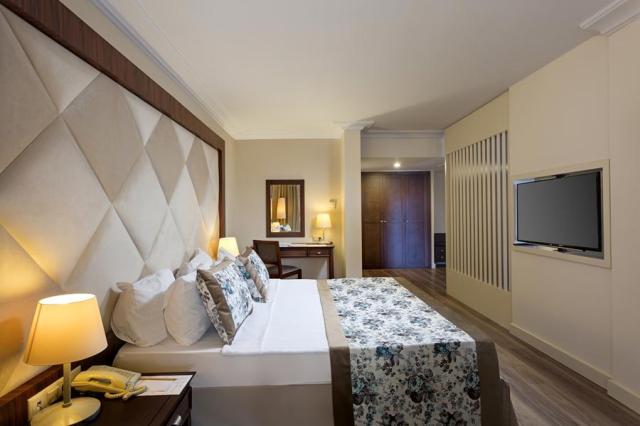 Seven Seas Hotel Life