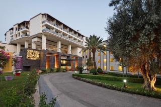 Seven Seas Hotel Life