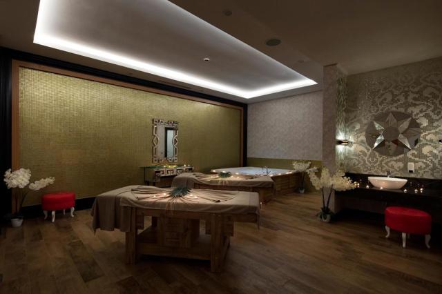 Granada Luxury Beach