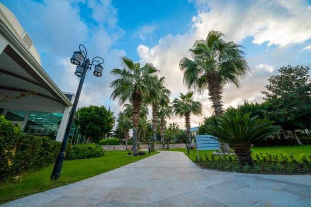 Karmir Resort