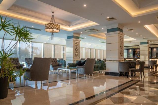 Karmir Resort