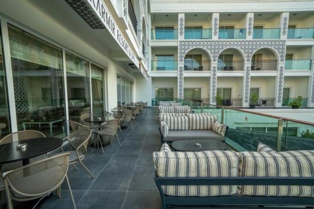 Karmir Resort
