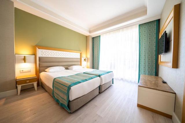 Karmir Resort