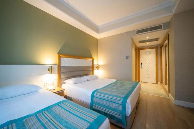 Karmir Resort