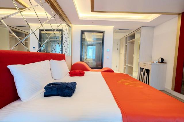 Granada Luxury Red