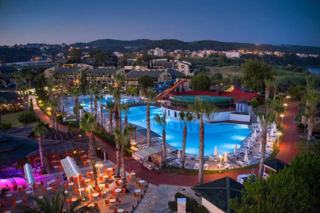 Oz Hotels Incekum Beach Resort