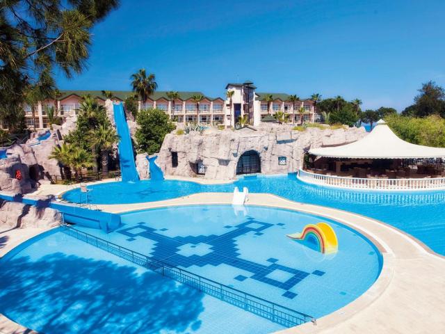 Dobedan World Palace