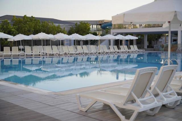 Jadore Deluxe Hotel And Spa