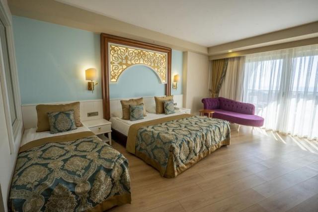 Jadore Deluxe Hotel And Spa
