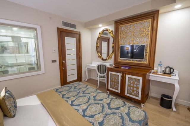 Jadore Deluxe Hotel And Spa
