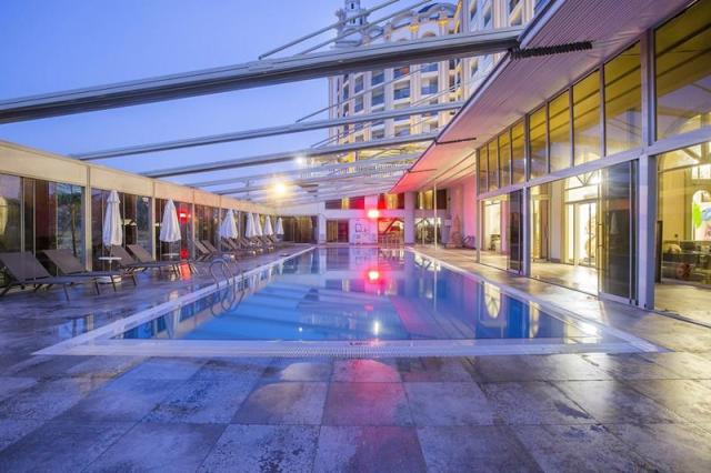 Jadore Deluxe Hotel And Spa