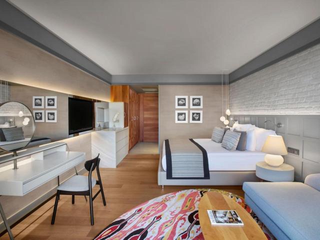 Acanthus & Cennet Barut Collection