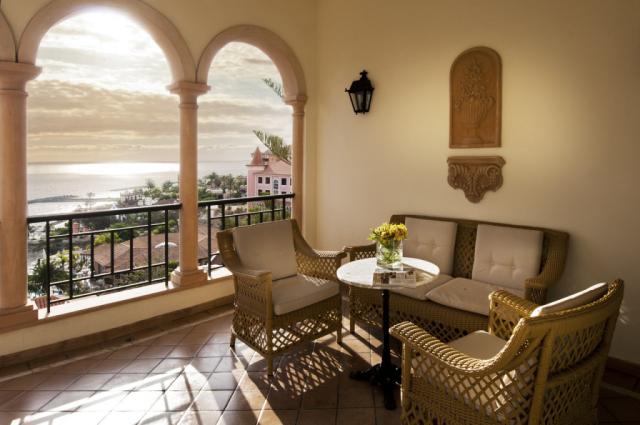 Bahia Del Duque Villas