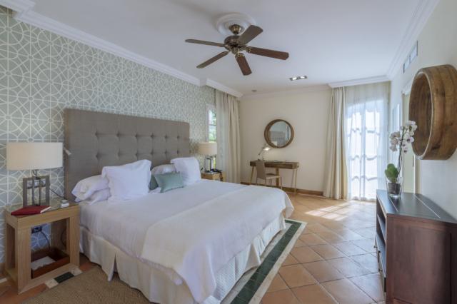 Bahia Del Duque Villas