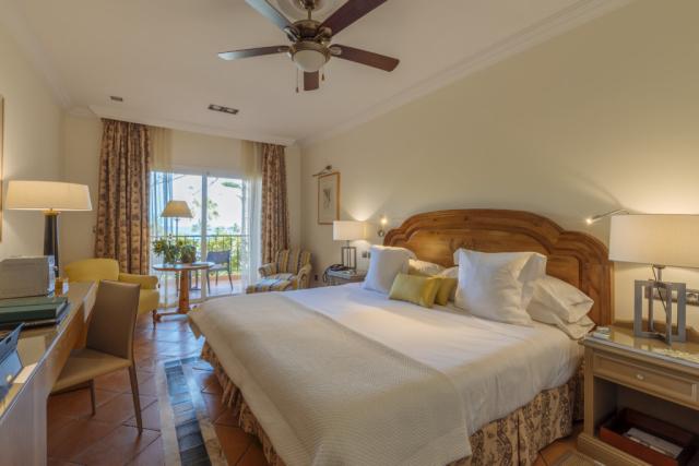 Bahia Del Duque Villas