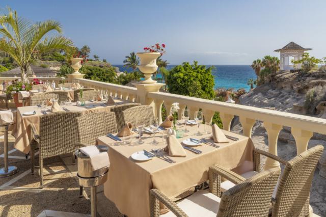 Bahia Del Duque Villas