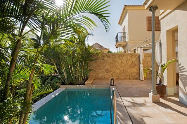 Bahia Del Duque Villas