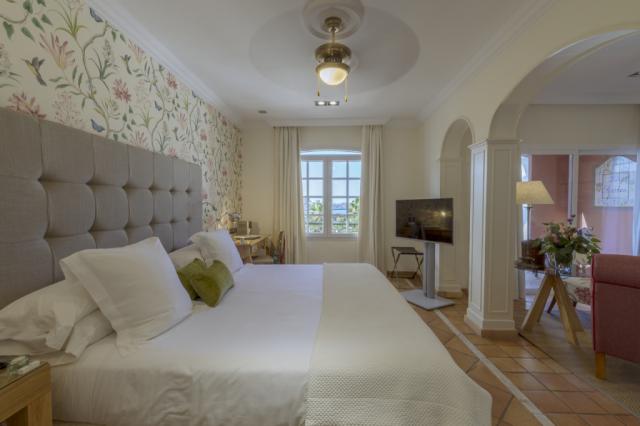 Bahia Del Duque Villas