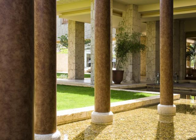 Bahia Del Duque Villas