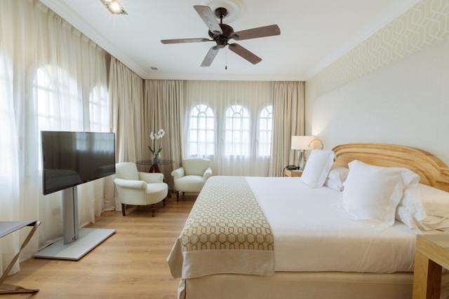 Bahia Del Duque Villas