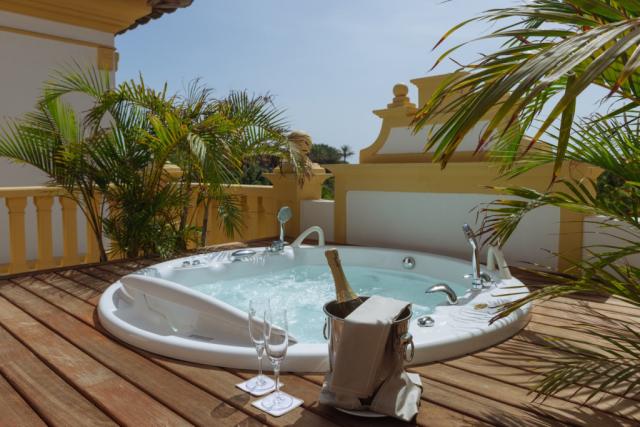 Bahia Del Duque Villas
