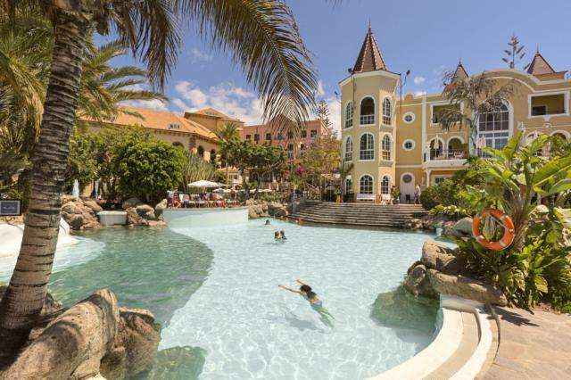 Bahia Del Duque Villas