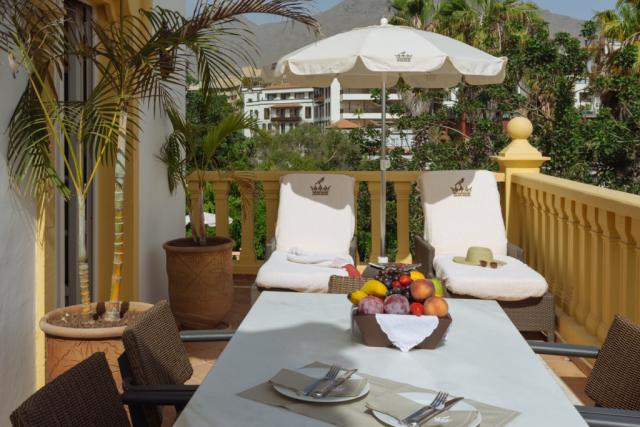 Bahia Del Duque Villas