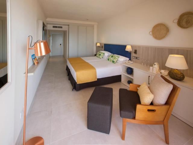 Corallium Dunamar by Lopesan