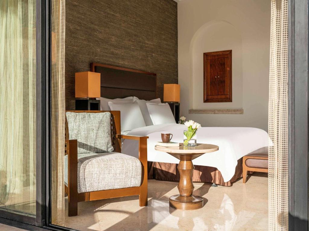 Jordánsko, Mŕtve more: Mövenpick Resort & Spa Dead Sea 5*