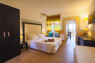 Ancora Hotel & Club
