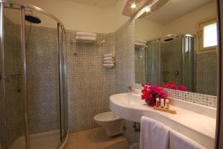 Ancora Hotel & Club