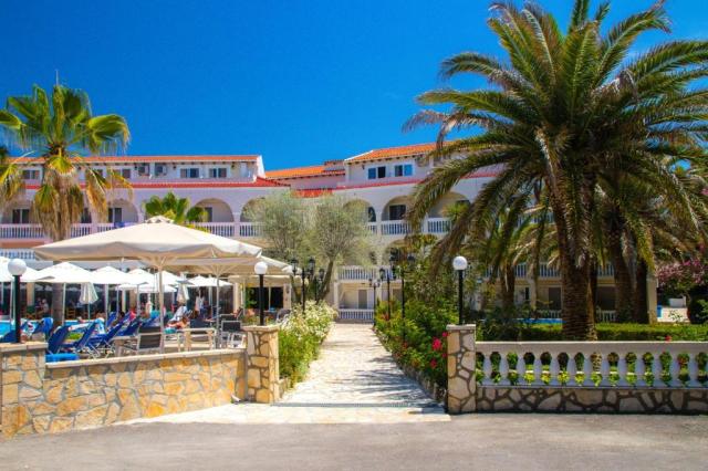 Korfu: Angela Beach Hotel & Appartments 3*