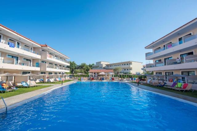 Korfu: Angela Beach Hotel & Appartments 3*