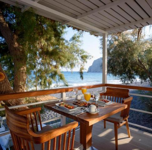 Santorini: Alesahne Beach 3*