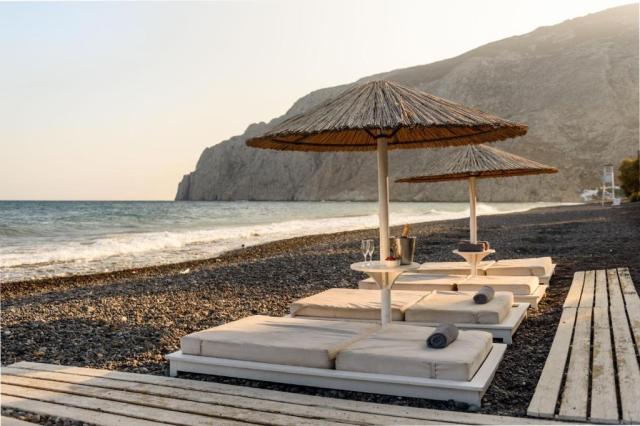 Santorini: Alesahne Beach 3*