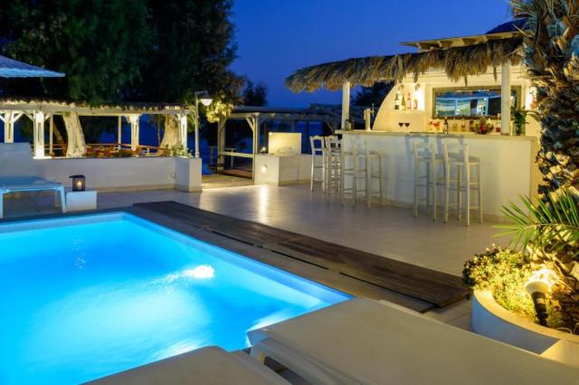 Santorini: Alesahne Beach 3*