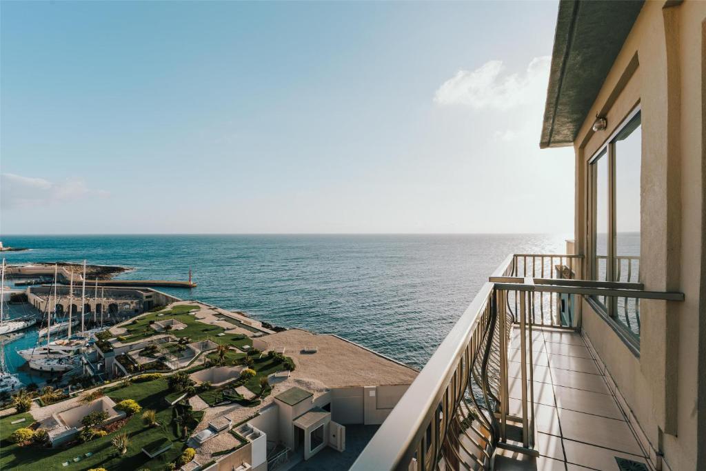 Malta: Cavalieri Art 4*
