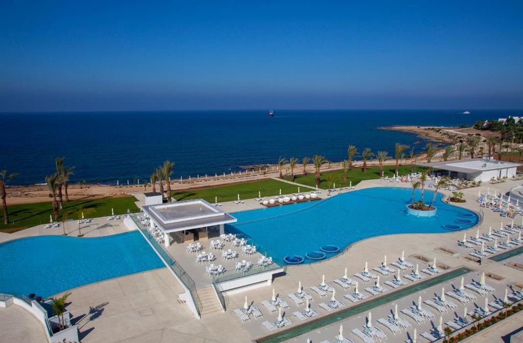 King Evelthon Beach Hotel and Resort