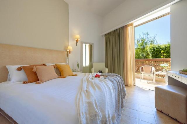 Kréta: Santa Marina Beach Hotel 4*