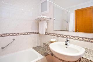 Universal Hotel Perla
