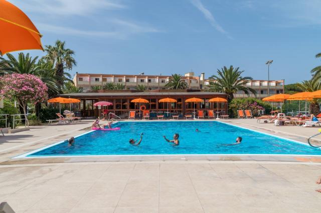 Sardínia: Hotel Oasis 4*