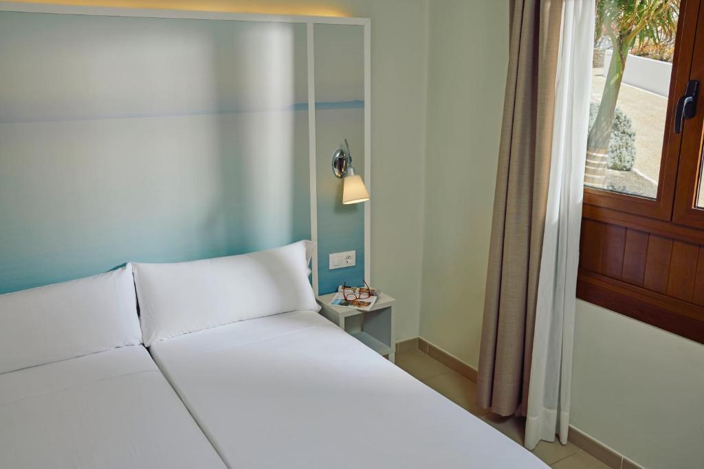 Lanzarote: TUI Blue Flamingo Beach 4*