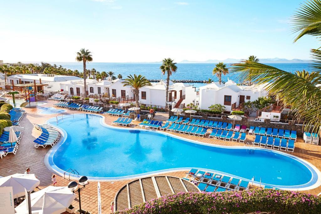 Lanzarote: TUI Blue Flamingo Beach 4*