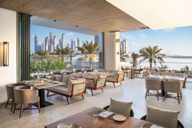 Spojené arabské emiráty: Abu Dhabi, Dubaj a Radisson Beach Palm