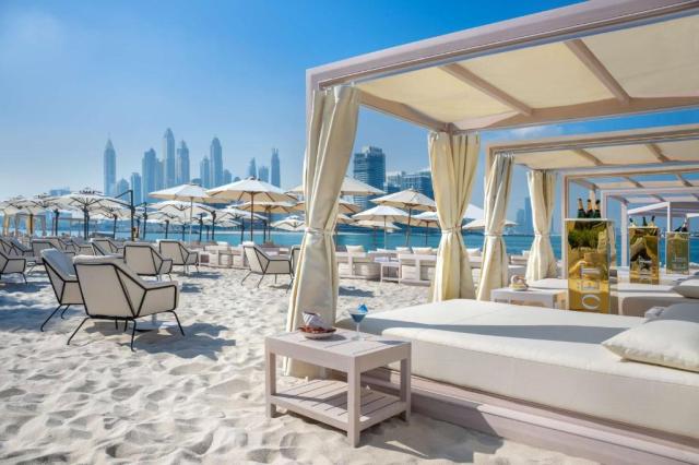 Spojené arabské emiráty: Abu Dhabi, Dubaj a Radisson Beach Palm