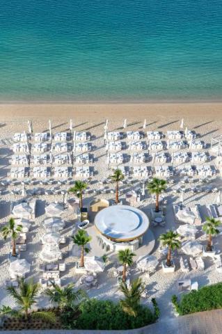 Spojené arabské emiráty: Abu Dhabi, Dubaj a Radisson Beach Palm