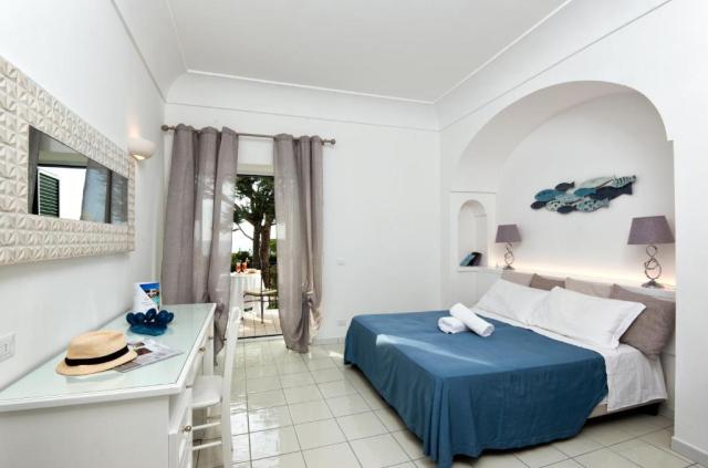 Ischia: Villa Melodie 3*+