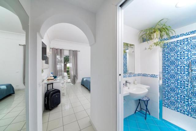 Ischia: Villa Melodie 3*+