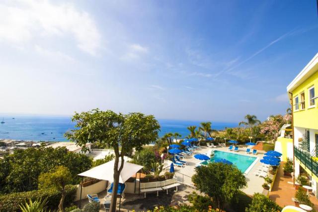 Ischia: Hotel Capizzo 3*